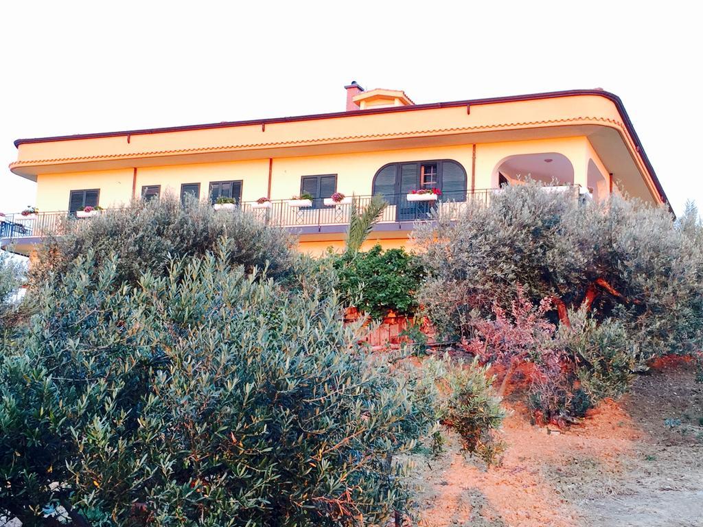 Villa Della Mimosa Alia Eksteriør billede